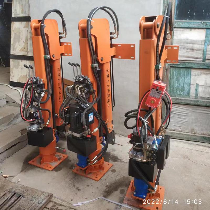 万丹乡重汽蓝牌随车吊 3.2吨 国六动力强 液压驱动 农用自卸起重机